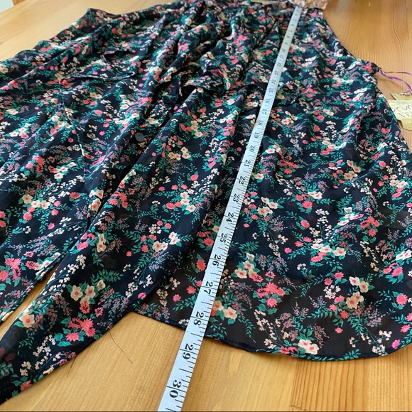 NWT Vera Wang Button-Up Sheer Blouse - Picture 12 of 14